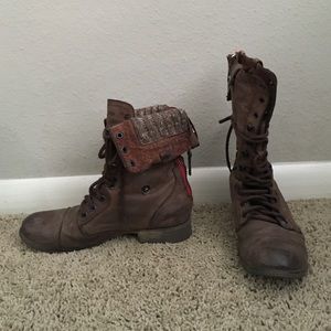 STEVE MADDEN CABLEE BIKER BOOTS