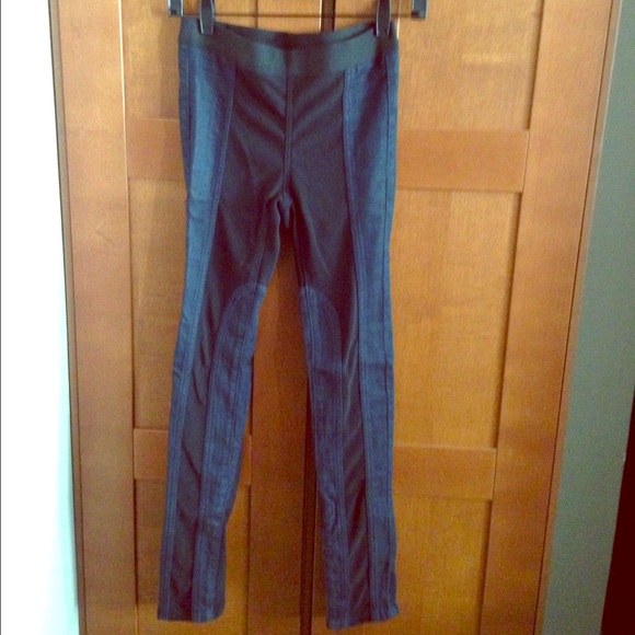 ✅SOLD✅NWOT BCBG Stylish Jeggings!