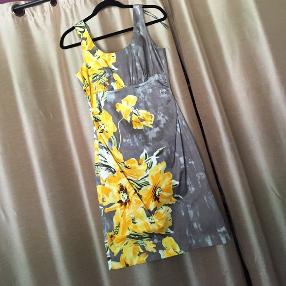 Donna Ricco yellow grey flower dress!