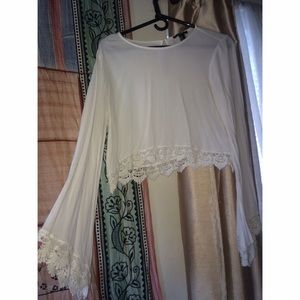⛔️SOLD⛔️Forever 21 lace bottom crop top