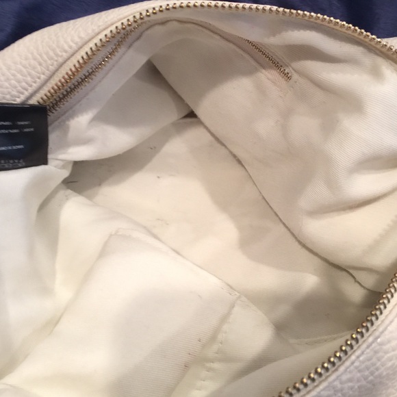 BCBG PARIS WHITE PEBBLE SOFT FAUX LEATHER BAG - Picture 4 of 4