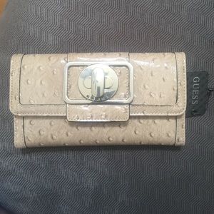 ✨BRAND NEW✨ GUESS Wallet
