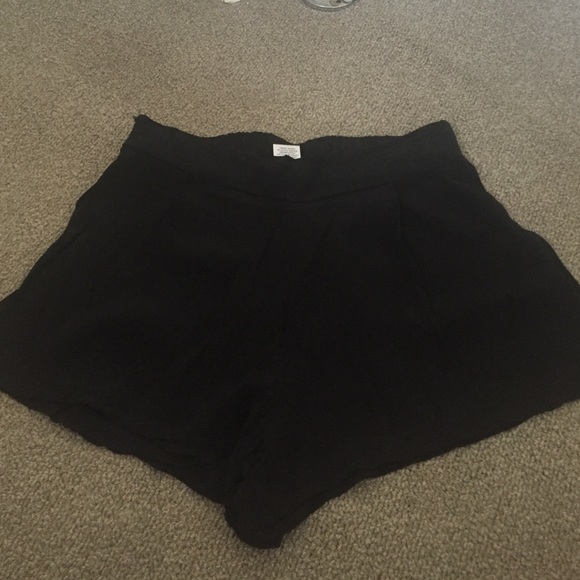 ❗️SOLD❗️High waisted soft short NWOT