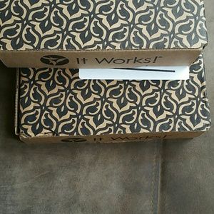 2 unopened boxes of It Works wraps