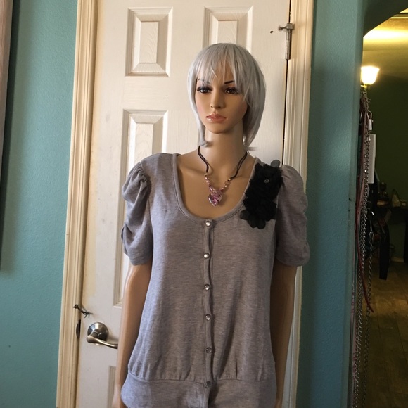 Love Delirious Los Angeles Sweaters - Gray Flower Sweater