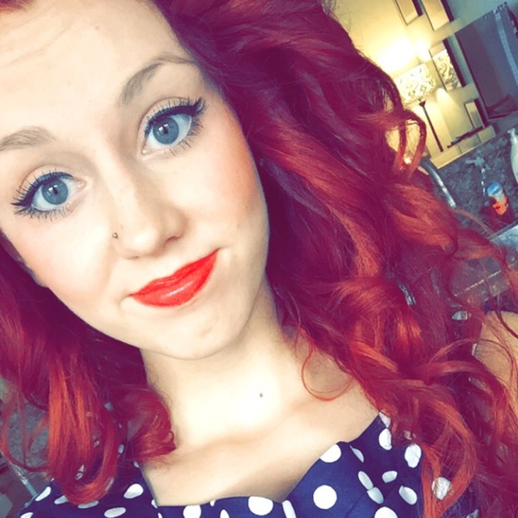 Meet your Posher, Moira