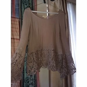 ⛔️SOLD⛔️Tan long sleeve top