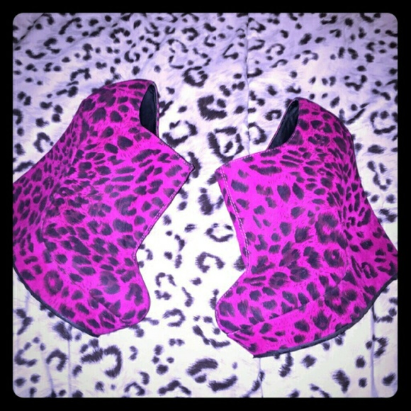 Dollhouse wedge heels