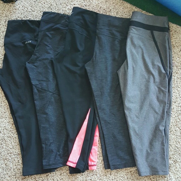 Bundle of athletic crop leggings! (5)