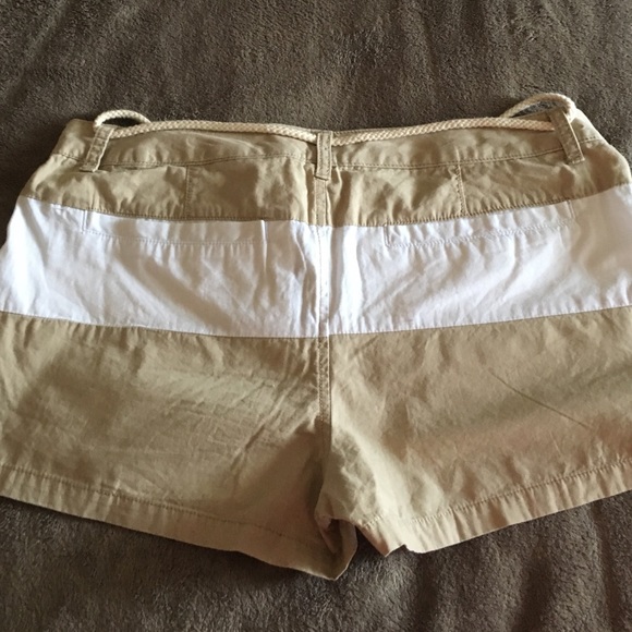 Shorts - Picture 2 of 3