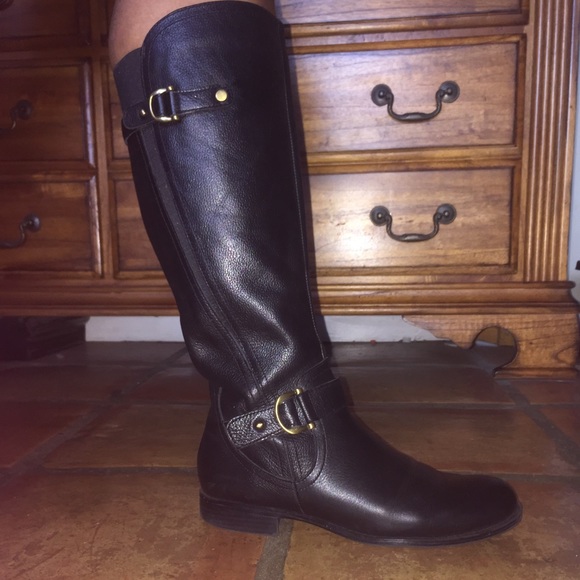 Jersey, black Naturalizer boots.