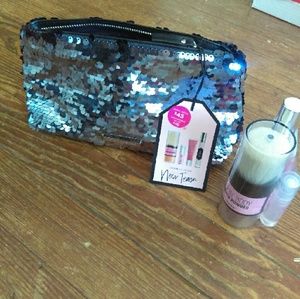 Sequin Clutch w/ Noir Tease gift set included!!
