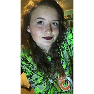 Meet your Posher, Alesha