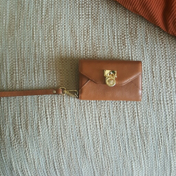 Michael Kors wallet/ cellphone holder