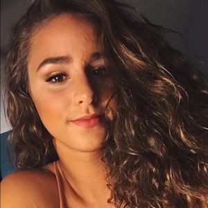 Meet your Posher, Jayda