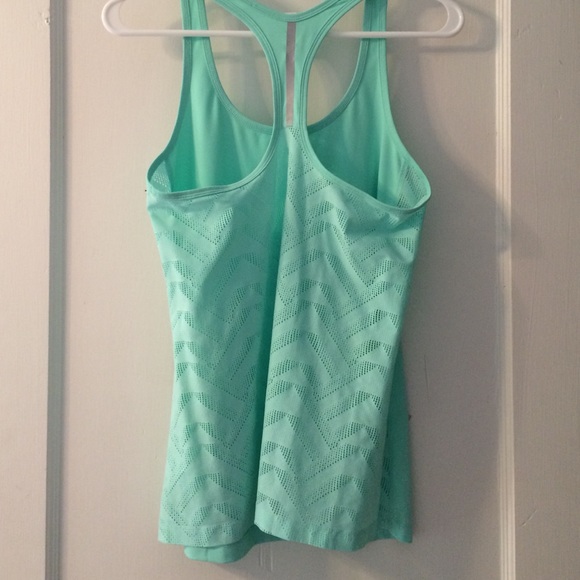 Under Armour Tank - Picture 2 of 3