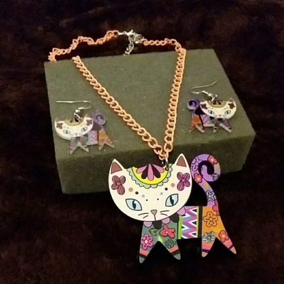 Cat choker acrylic necklace and earrings - Picture 2 of 4