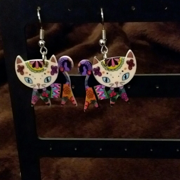 Cat choker acrylic necklace and earrings - Picture 3 of 4
