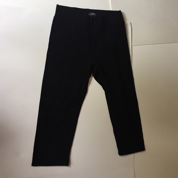 Black leggings.