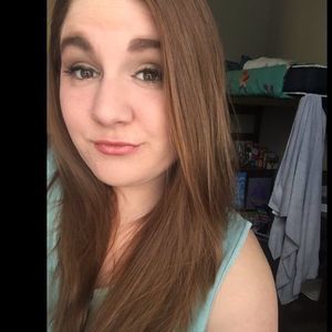 Meet your Posher, Emileigh