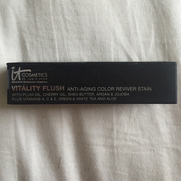 it Cosmetics vitality flush reviver stain