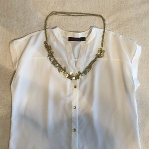 Breezy sleeveless Limited button down