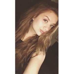 Meet your Posher, Ashley