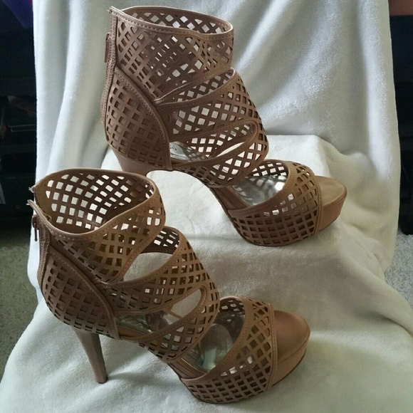 Kenneth Cole Blush Platform Heels