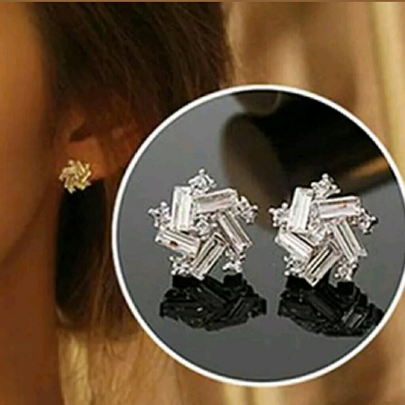 ⭐NEW! Sparkling CZ Windmill Design Earrings