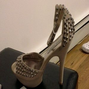 Steve madden nude heels with studs