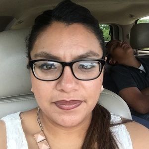 Meet your Posher, Delia