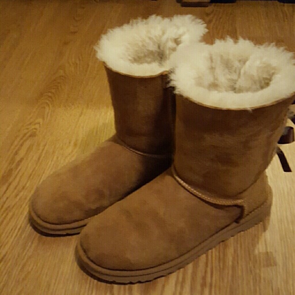 UGG Bailey Bow