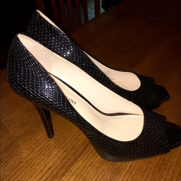 Gianni Bini Peep Toe Heels NWOT size 9