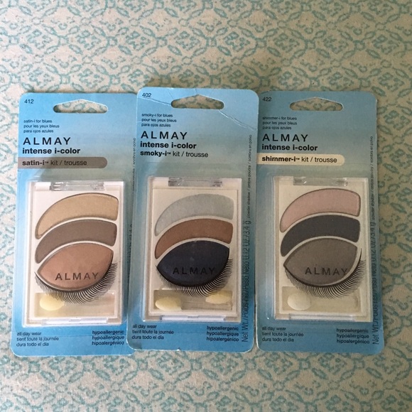 Set of three eyeshadows for blue eyes.