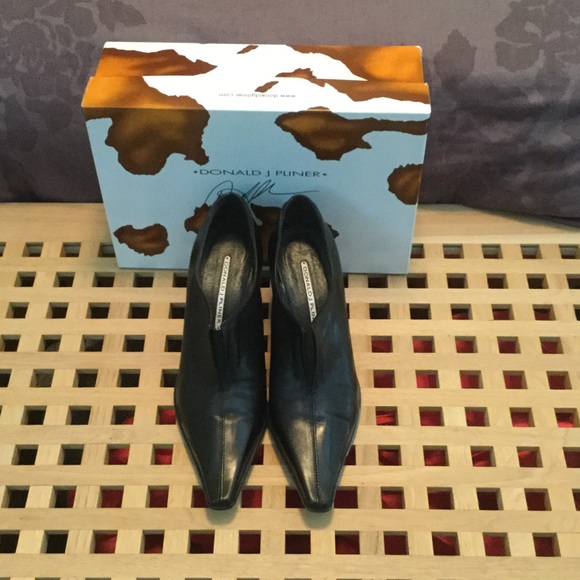 Donald Pilner black booty. - Picture 2 of 4