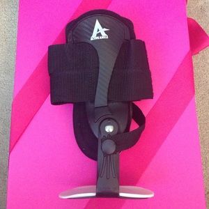 Active Ankle Volt Rigid Ankle Braces