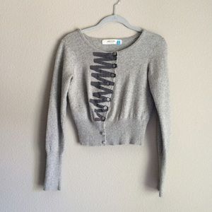 Anthropologie - cropped sweater w/ zigzag detail