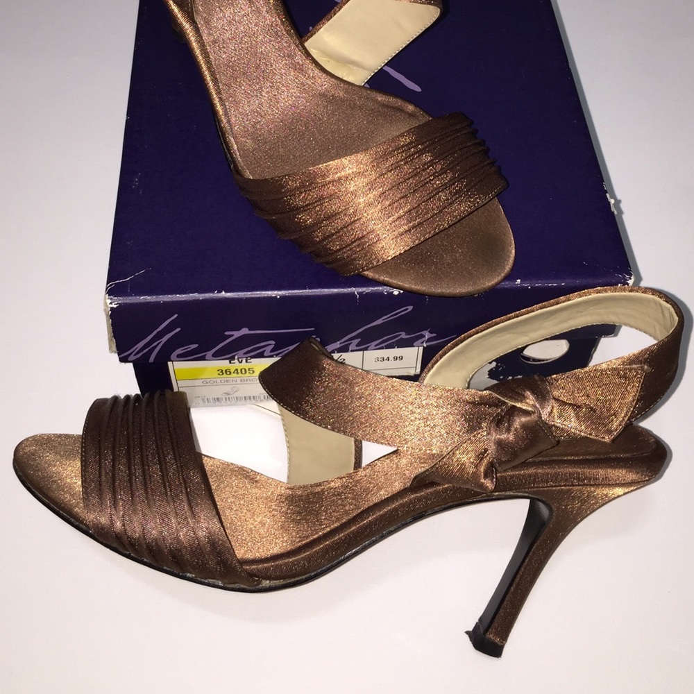 Adorable Golden brown dressy sandals