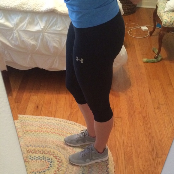 Under Armour Crops - Picture 4 of 4