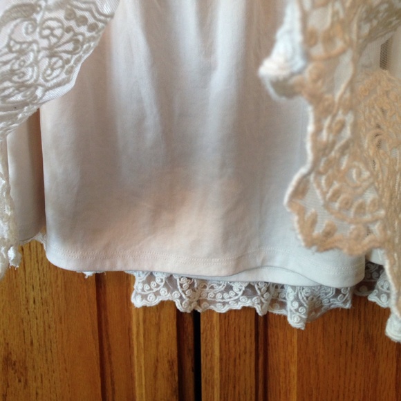 ☀️ Off-White/Cream skirt! - Picture 3 of 4