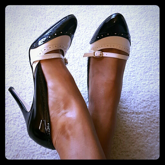 WHBM Madrid patent heels