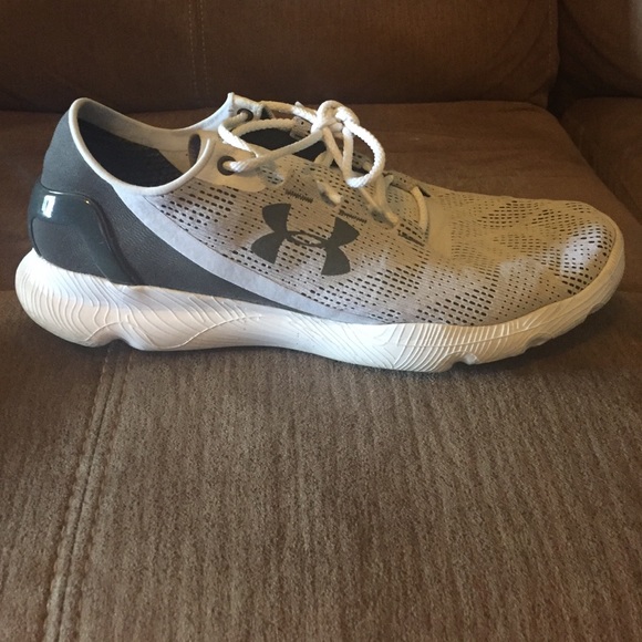 ⭐ON SALE️⭐️Women's Under Armour tennis shoes
