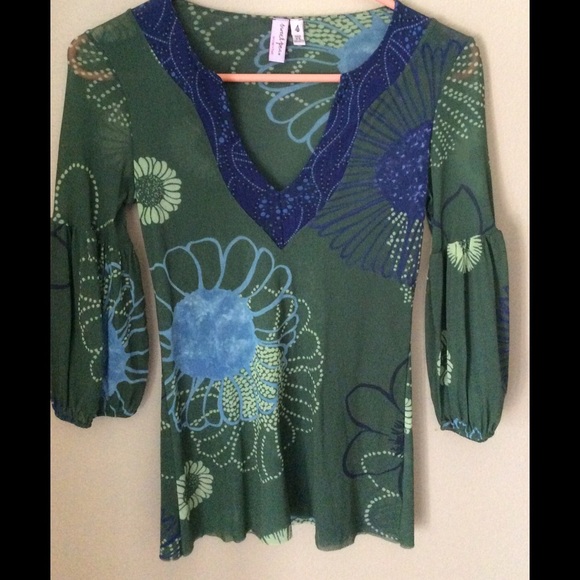 Beautiful, sheer, Sweet Pea blouse,mint condition