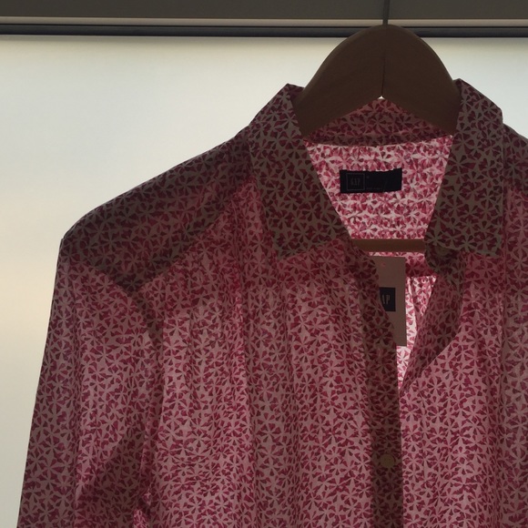 Gap button down