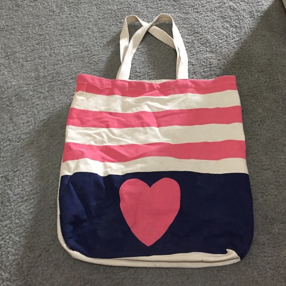 Heart tote