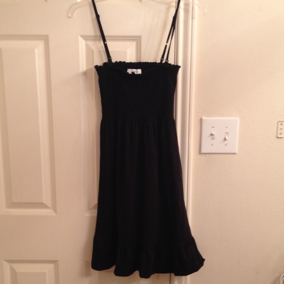 Black dress, removable straps