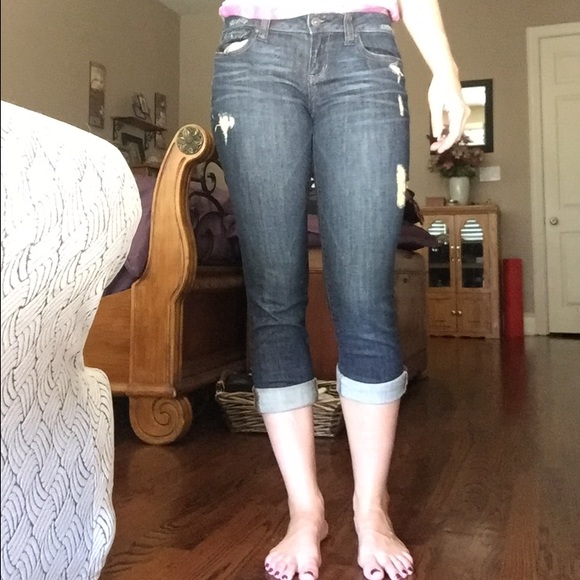 Dark Wash Distressed Rolled Cuff Capris