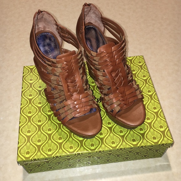 Gianna Bini wedges
