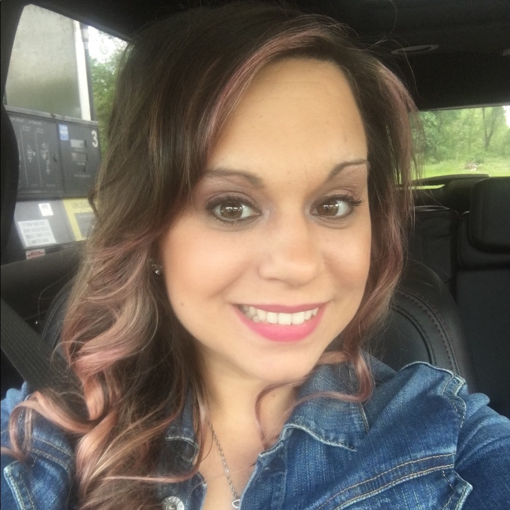Meet your Posher, Danielle