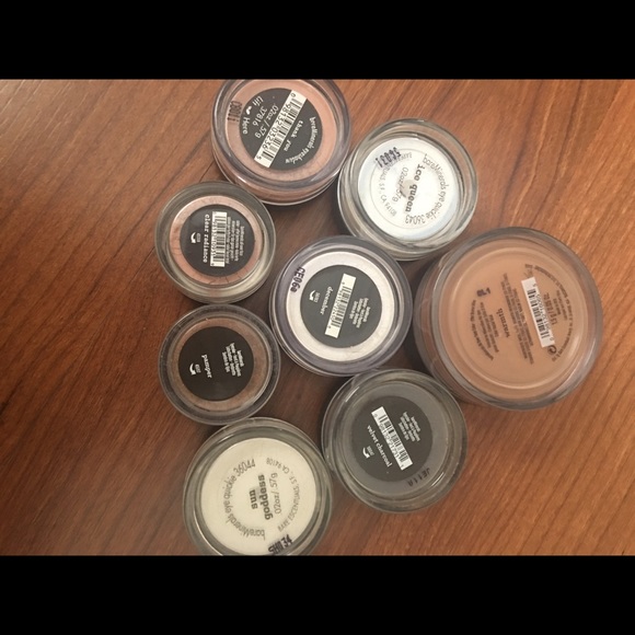 New bareminerals pack of 8. Unopened.